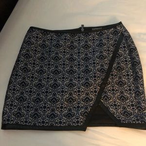 Black white and navy blue woven print skirt